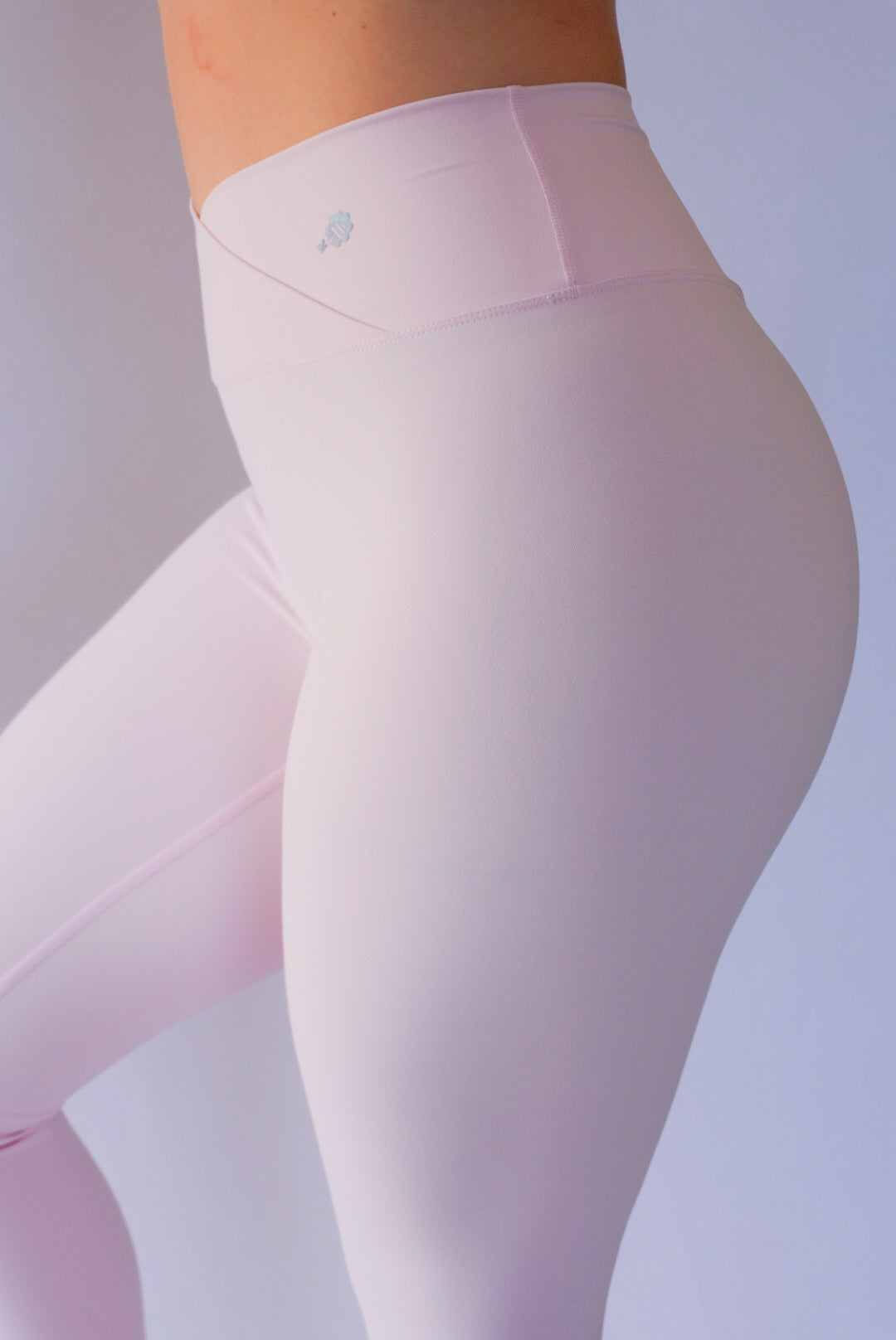 V Sculpt Leggings | Seamless Heart Back Gym Leggings